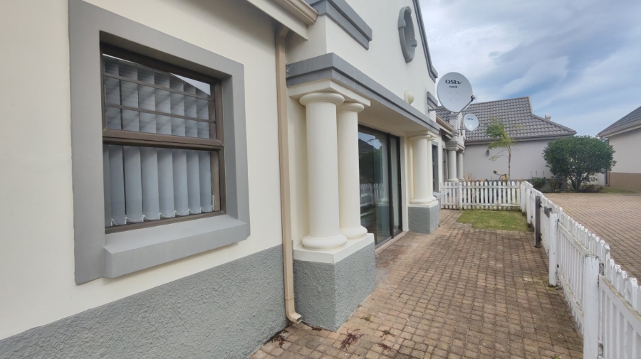2 Bedroom Property for Sale in Blue Mountain Village Western Cape